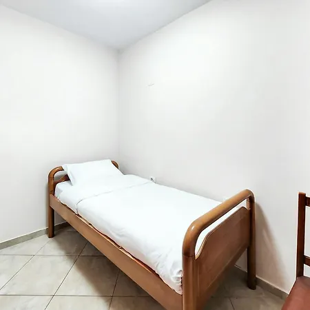 Apartament We 2br In Center Tirana