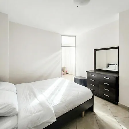We 2br In Center Daire *