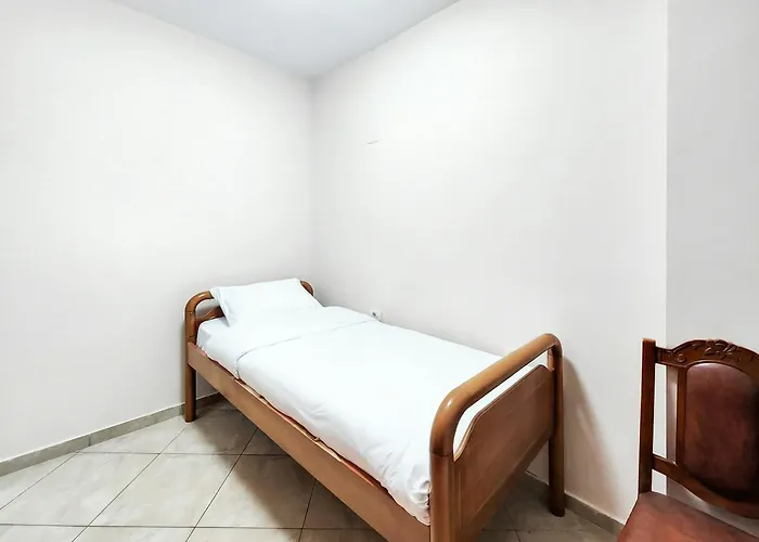 Apartament We 2br In Center Tirana